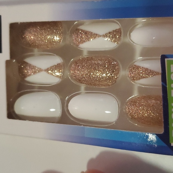 Nails - Picture 7 of 10